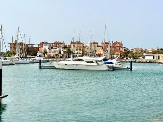 Gatu Sherry, Junto Puerto Deportivo Y Playa " Preferente Mayores De 25 Anos Y Familias " El Puerto de Santa María Exteriör bild